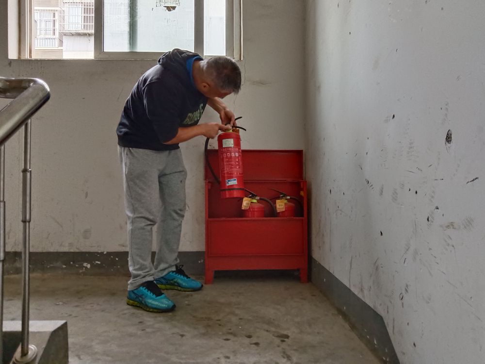3检查灭火器_副本.jpg