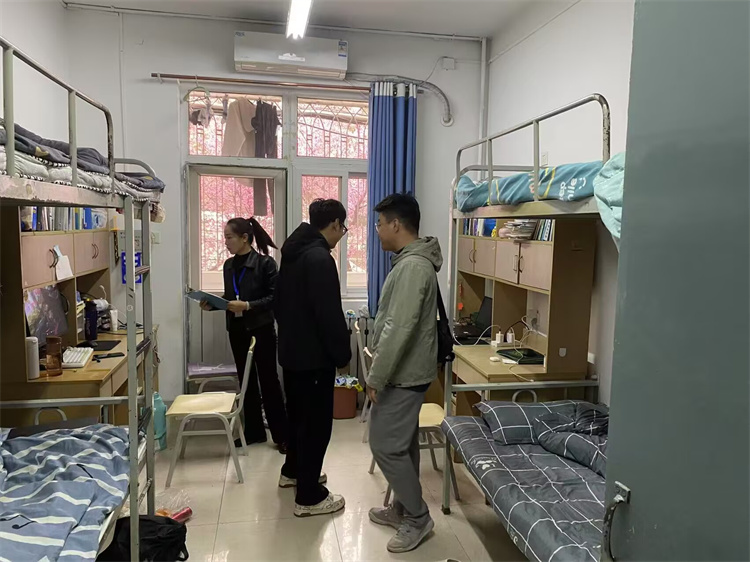 学生宿舍安全检查.jpg