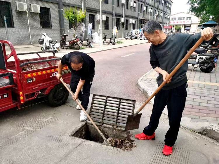 清理雨篦子1.jpg