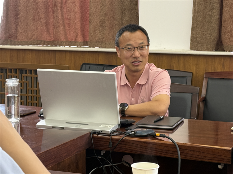 后勤处副处长王力讲授专题党课.png