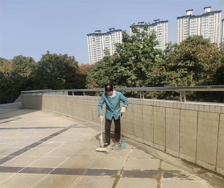 清扫场馆二楼平台.jpg