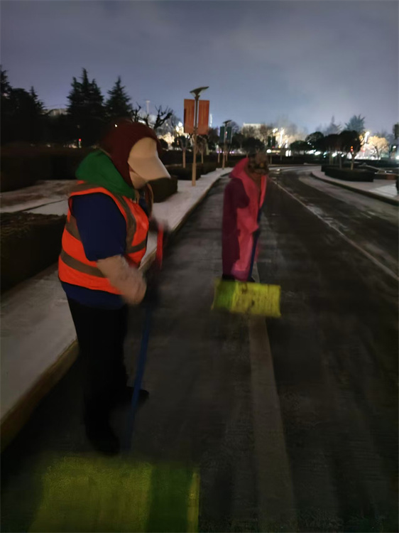 铲雪3.jpg
