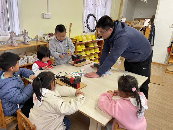 穆林在教学中.jpg