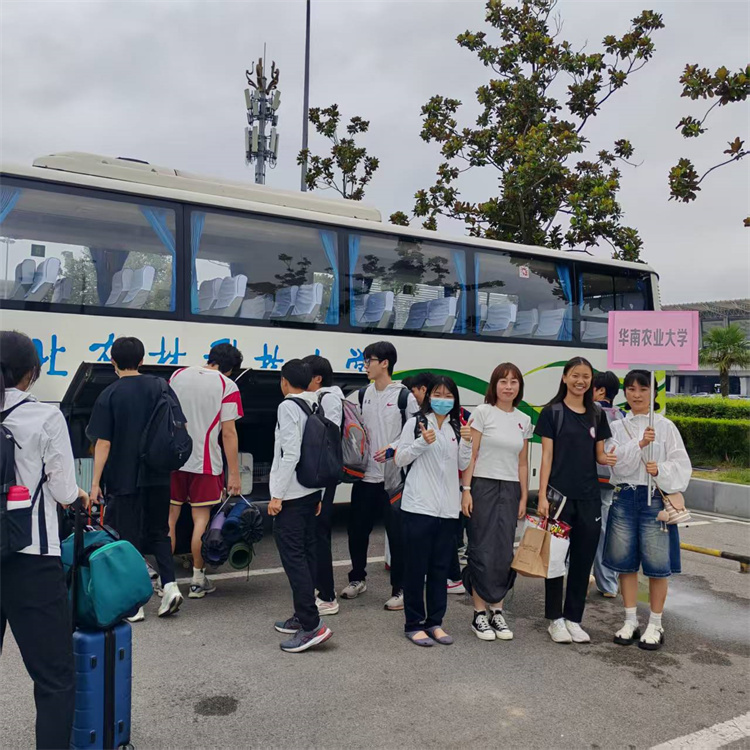机场接站.jpg