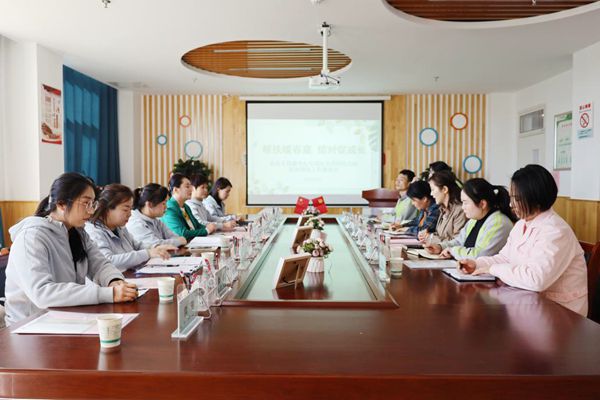 34da1b357a854c6cad5e69db1bed4e3f.jpg 座谈会照片_副本.jpg