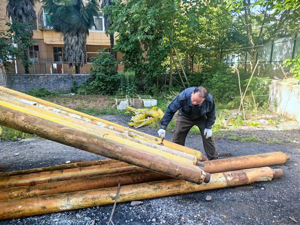 d0667588fad745d5950bf1f873c2c0f3.jpg 改造旧管道.jpg