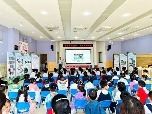 17255420dd684b8a8256075eb9d50504.jpg 桑蚕科普进校园_副本.jpg